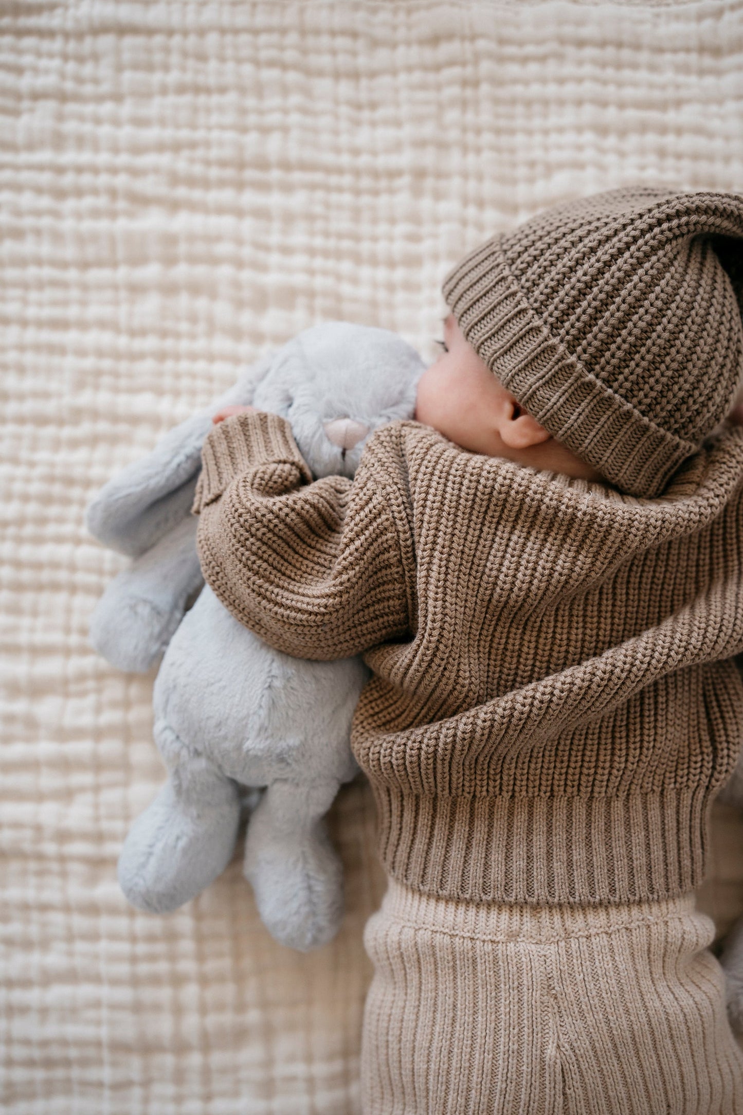 Snuggle Bunnies | Penelope the Bunny | Droplet