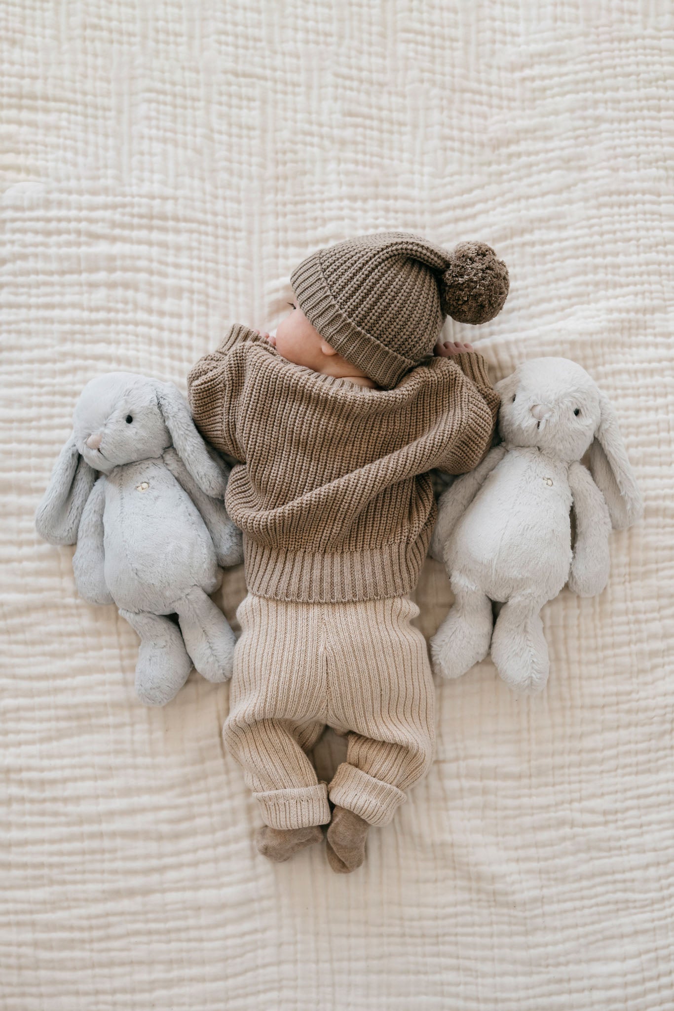 Snuggle Bunnies | Penelope the Bunny | Droplet